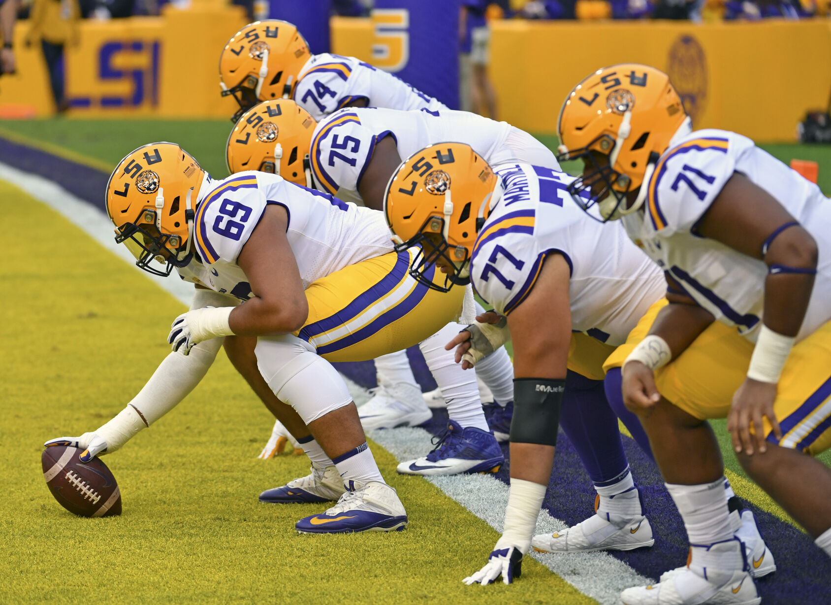 BR.lsucarolina.102520 HS 899.JPG